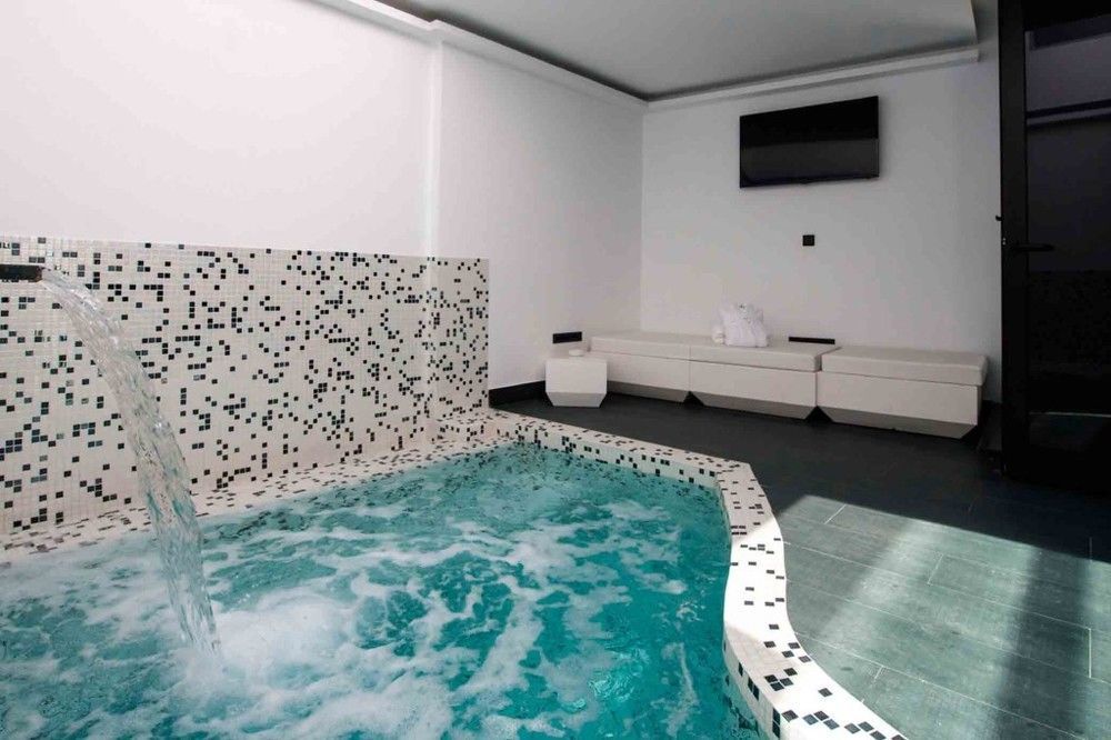 Hotel Loob Madrid (Adults Only) Torrejón de Ardoz Екстериор снимка